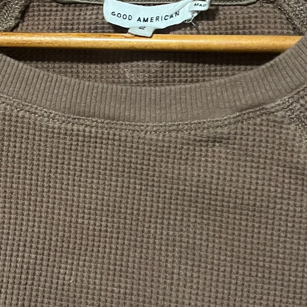 Cropped Ribbed Short Sleeve Top - Picture 2 of 3